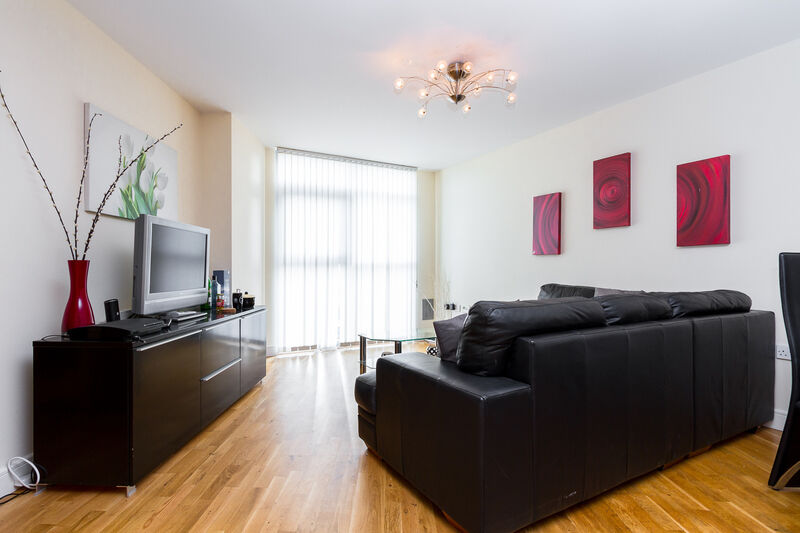 ALTOLUSSO CARDIFF CITY CENTRE FULLY FURNISHED TWO BEDROOM APARTMENT WITH PARKING
