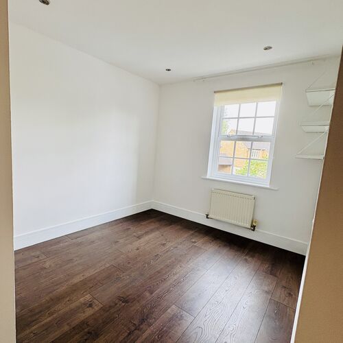 BROUGHTON - 2 BEDROOM - 2 BATHROOM APARTMENT