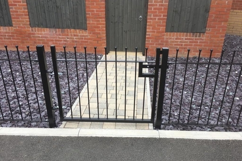 Ball top Bolt down gates to match 1200mm high panels