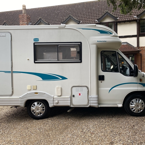 Autocruise Starlight Luxury 2 Berth Compact 5.3m Motorhome 55reg Peugeot Boxer