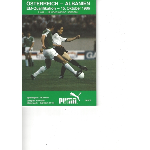 本 GUIDE TO FOOTBALL PROGRAMMES Amazon.co.uk: Football Programmes