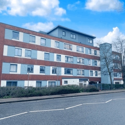 QUEENSWAY, BLETCHLEY - 1 BEDROOM