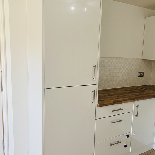 QUEENSWAY, BLETCHLEY - 1 BEDROOM