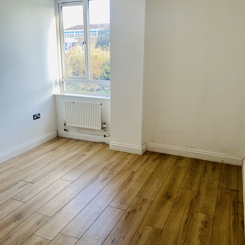 QUEENSWAY, BLETCHLEY - 1 BEDROOM