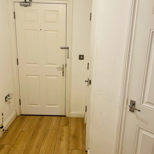 QUEENSWAY, BLETCHLEY - 1 BEDROOM