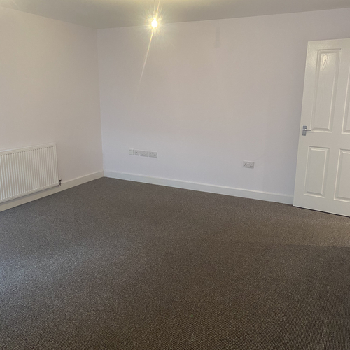 QUEENSWAY, BLETCHLEY - 2 BEDROOMS