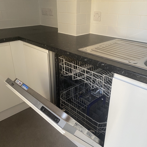 QUEENSWAY, BLETCHLEY - 2 BEDROOMS