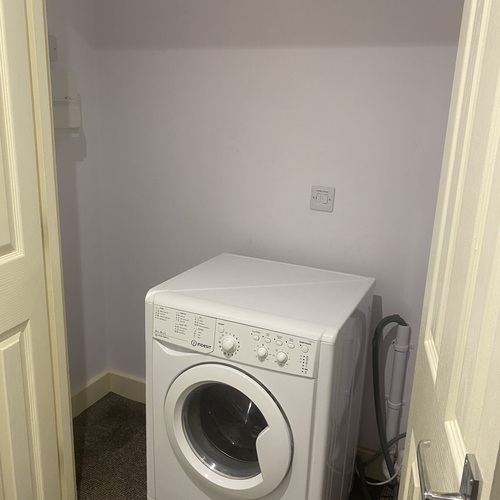 QUEENSWAY, BLETCHLEY - 2 BEDROOMS