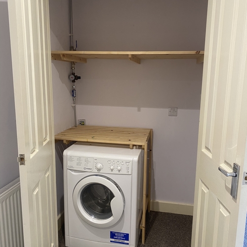 QUEENSWAY, BLETCHLEY - 1 BEDROOM