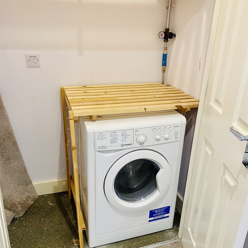 QUEENSWAY, BLETCHLEY - 1 BEDROOM