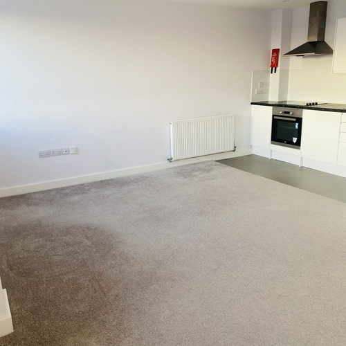 QUEENSWAY, BLETCHLEY - 1 BEDROOM