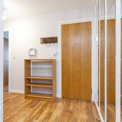CENTURY WHARF CARDIFF BAY FURNISHED ONE BEDROOM APARTMENT WITH BALCONY