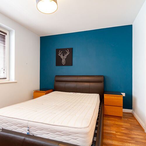 CENTURY WHARF CARDIFF BAY FURNISHED ONE BEDROOM APARTMENT WITH BALCONY
