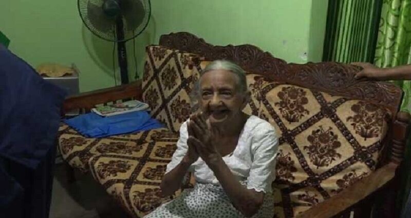 பதுளையைச் சேரந்த 103 வயதுடைய மூதாட்டிக்கு தடுப்பூசி வழங்கப்பட்டுள்ளது