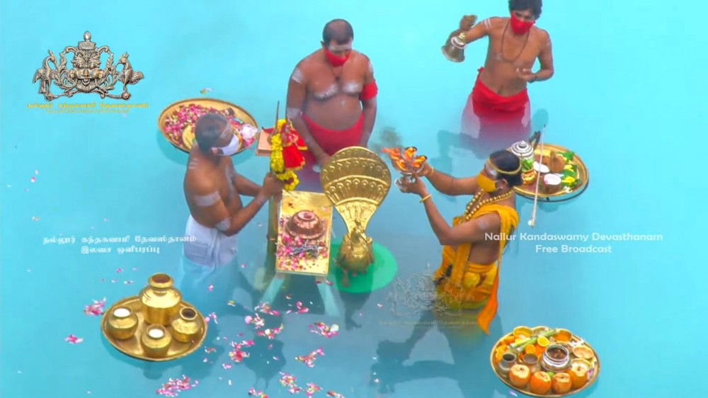 நல்லூர் தீர்த்தோற்சவம் இன்று திஙகட்கிழமை நடைபெற்றது