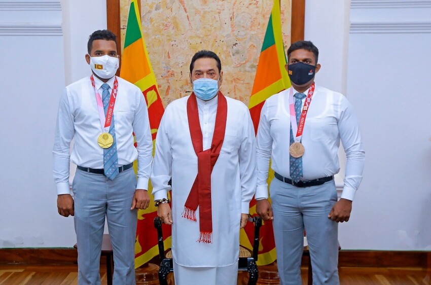 பராலிம்பிக்கில் சாதனை வீரர்கள் பிரதமருடன் சந்திப்பு