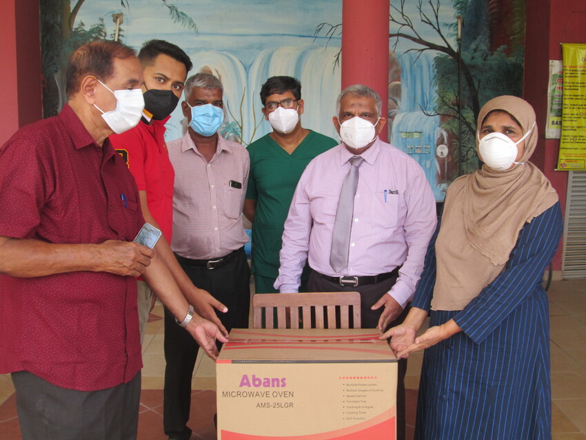 சிகிச்சைப் பிரிவுக்கு அன்பளிப்பு!