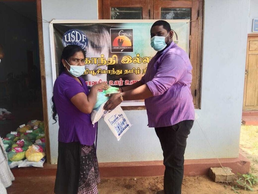 நியூசிலாந்து காந்தி இல்லத்தின் தமிழ் நிதியத்தினரால்  உணவுப்பொருட்கள் வழங்கும் நிகழ்வு