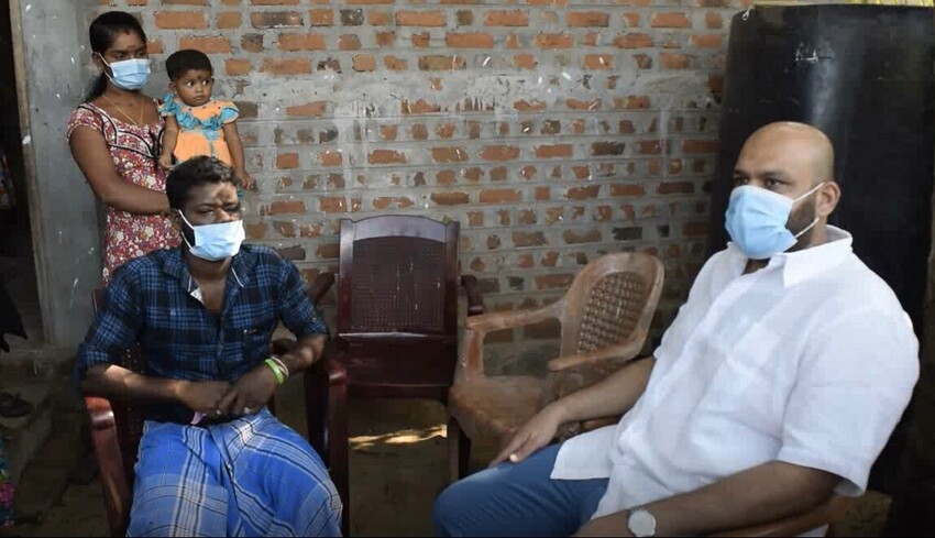 பொலிசாரால் மிக மோசமாக தாக்கப்பட்டவர்களை கௌரவ பா.உ சாணக்கியன் பார்வை இட்டார்