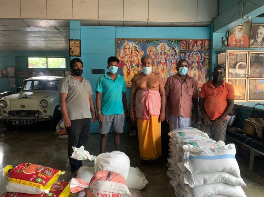 தொண்டமனார் சந்நிதியான் ஆச்சிரமத்தால் உணவுப் பொருள்கள் வழங்கப்பட்டது