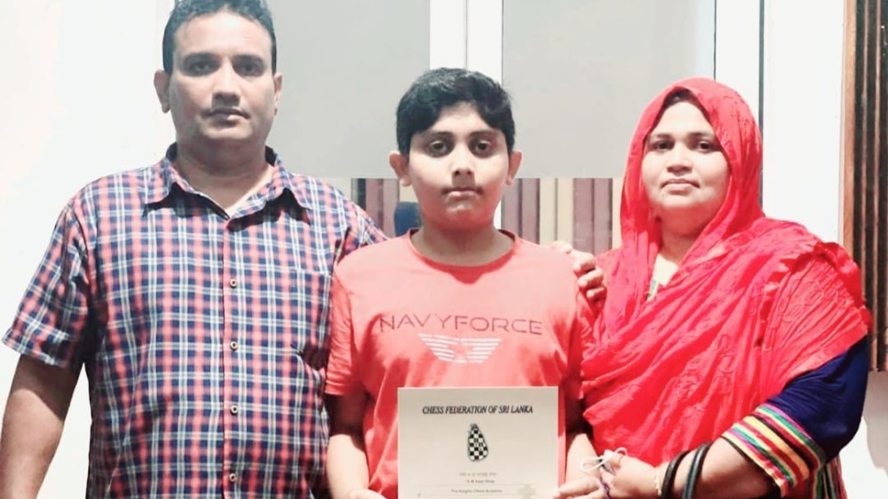 ஆக்கில் கான் தெரிவு