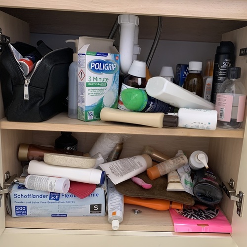 declutter bathroom cabinet