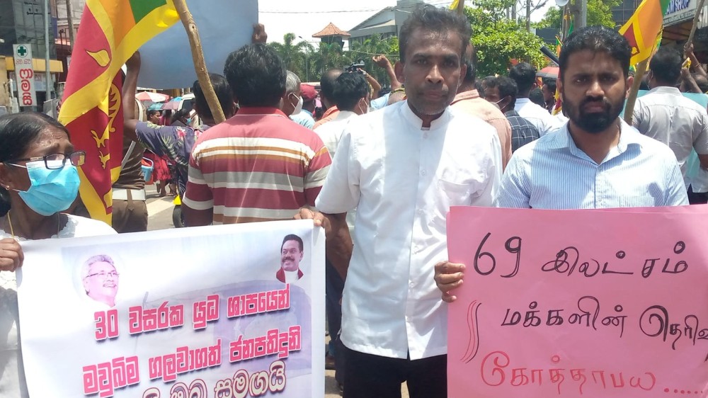 அரசுக்கு ஆதரவான ஆர்ப்பாட்டம் ஆரம்பம்