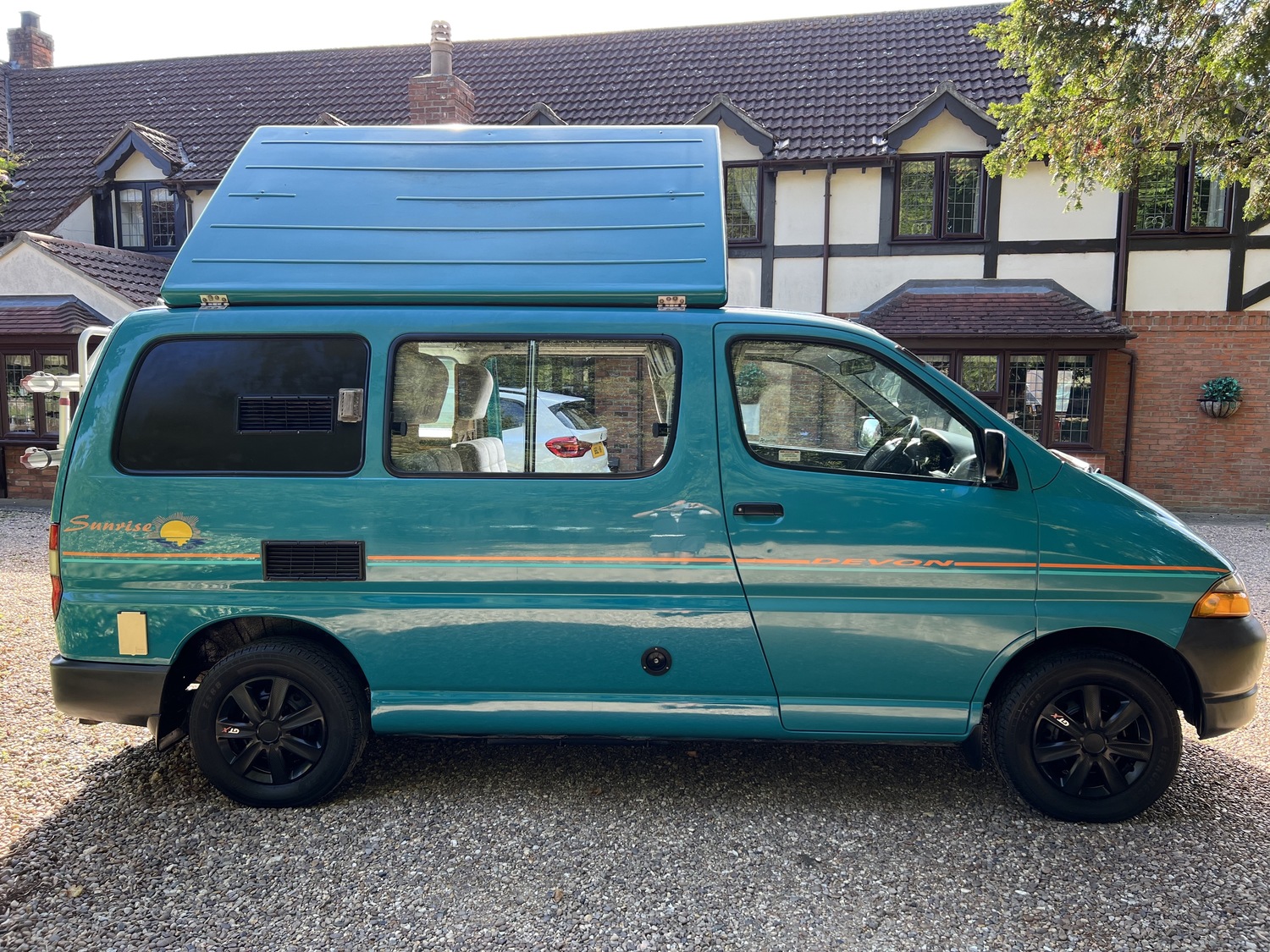 Devon Sunrise Toyota Hiace 2000 model Camper Van 2 Berth 2.4TD Heating