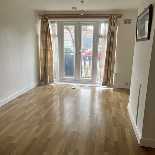 WEST BLETCHLEY - 3 BEDROOM (2bed + nursery/study)