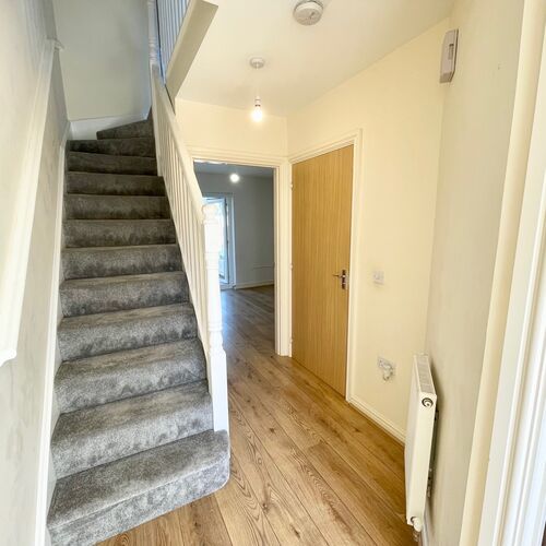Lonydd Glas, Llanharan, CF72 9FW