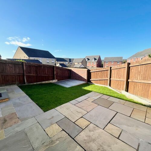 Lonydd Glas, Llanharan, CF72 9FW