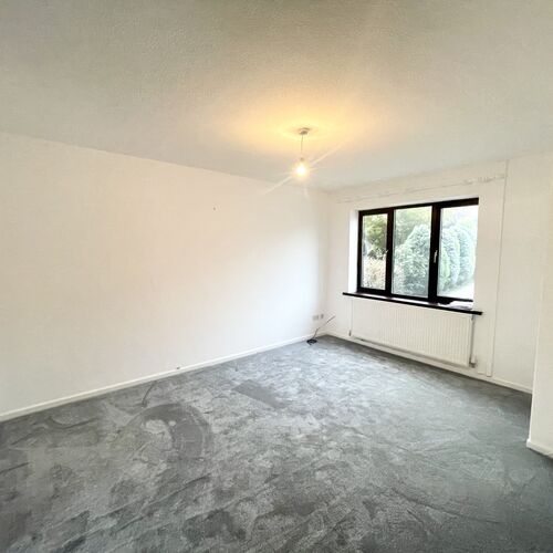 15 Ffordd Trecastle, Llanharry, CF72 9ND