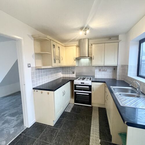 15 Ffordd Trecastle, Llanharry, CF72 9ND