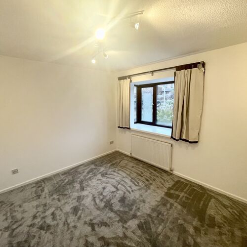 15 Ffordd Trecastle, Llanharry, CF72 9ND