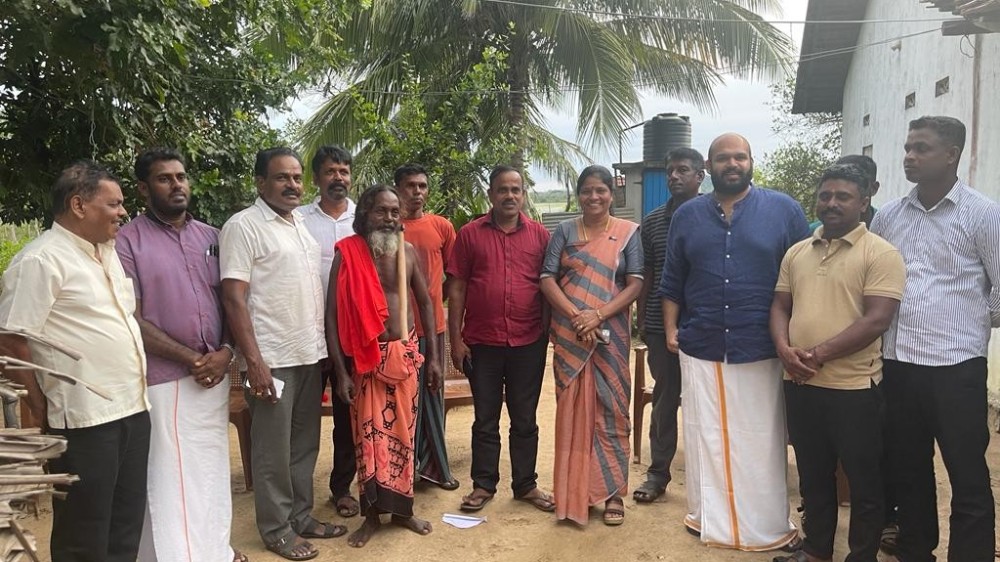 ஆதிவாசிகள் சமூகத்தினரின் பிரச்சினைகள்
