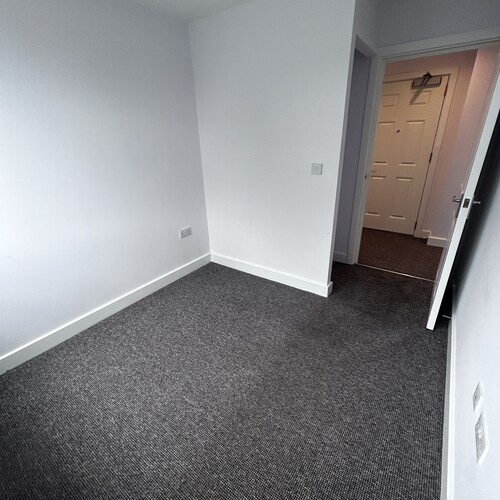 QUEENSWAY, BLETCHLEY - 1 BEDROOM