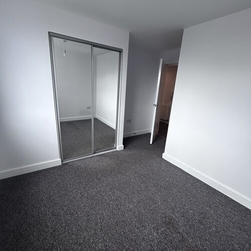 QUEENSWAY, BLETCHLEY - 1 BEDROOM