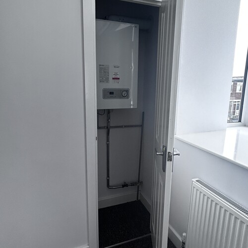 QUEENSWAY, BLETCHLEY - 1 BEDROOM