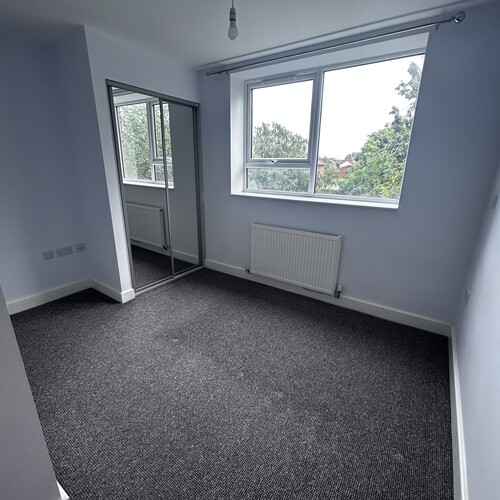 QUEENSWAY, BLETCHLEY - 1 BEDROOM