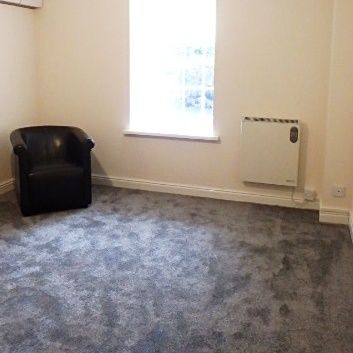 Flat 7, Golden Lion   