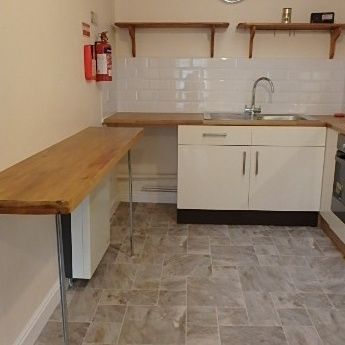 Flat 7, Golden Lion   