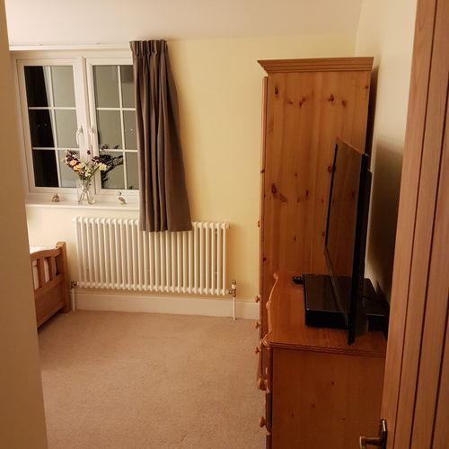 £5000 5 bedrooms Swindon Lane Cheltenham racecourse