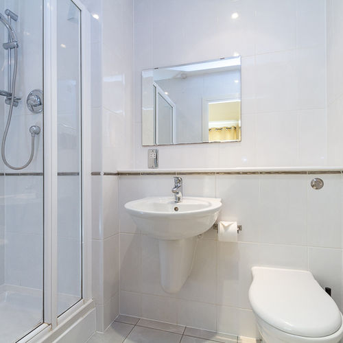 CENTURY WHARF CARDIFF BAY FURNISHED TWO BEDROOM APARTMENT