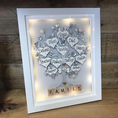 Large “ pretty with pearls “ family tree frame