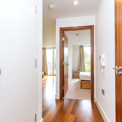 HAYES APARTMENTS CARDIFF CITY CENTRE FURNISHED ONE BEDROOM APARTMENT