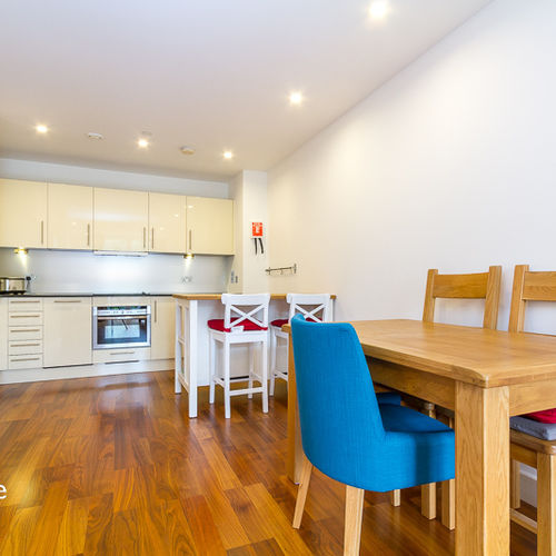 HAYES APARTMENTS CARDIFF CITY CENTRE FURNISHED ONE BEDROOM APARTMENT