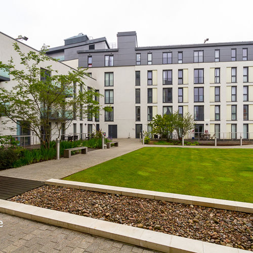 HAYES APARTMENTS CARDIFF CITY CENTRE FURNISHED TWO BEDROOM APARTMENT