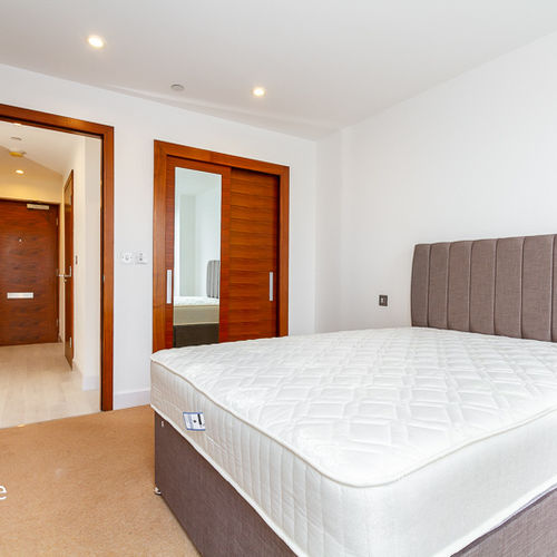 HAYES APARTMENTS CARDIFF CITY CENTRE FURNISHED TWO BEDROOM APARTMENT