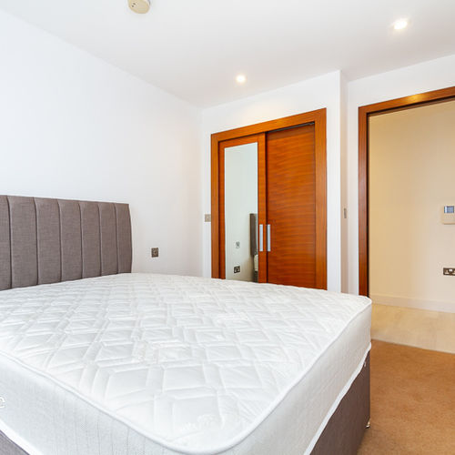 HAYES APARTMENTS CARDIFF CITY CENTRE FURNISHED TWO BEDROOM APARTMENT