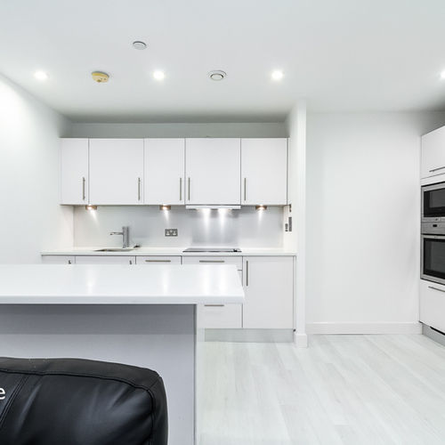HAYES APARTMENTS CARDIFF CITY CENTRE FURNISHED TWO BEDROOM APARTMENT